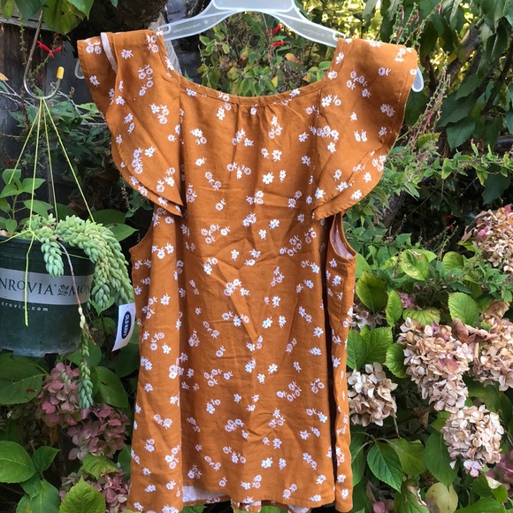 Old Navy! NEW! floral button up tee. - Picture 6 of 7